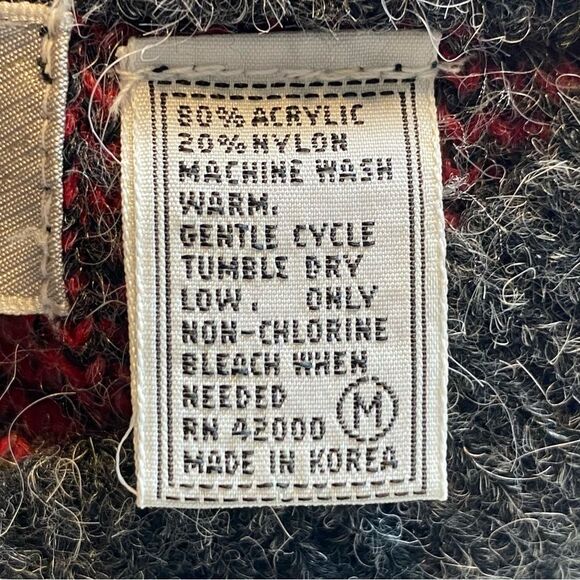 Castle Rock Crew Neck Long Sleeve Red Gray Plaid Sweater Size Medium - Picture 4 of 9